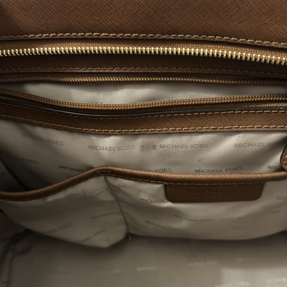 Michael Kora large tote with removable crossbody - Picture 8 of 9